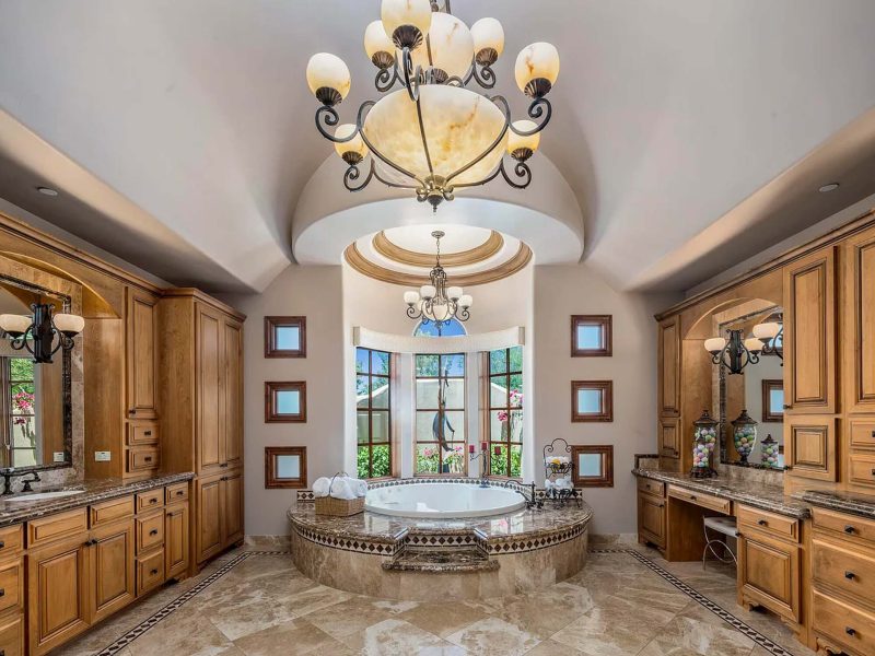 af7727014b71af3401ec3498681083ac-uncropped_scaled_within_1536_1152